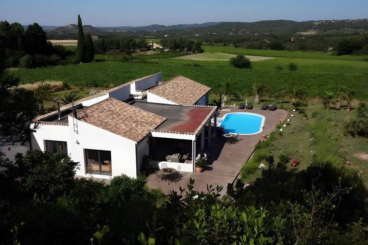 Location de vacances pour 6 personnes, avec jardin et sauna, animaux acceptés à Thézan-des-Corbières