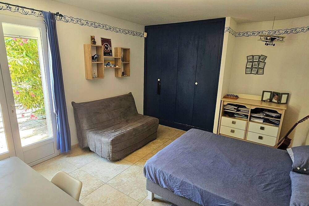 Große, komfortable Villa mit Pool und Whirlpool, ruhig und nicht zu übersehen in Orange, Vaucluse