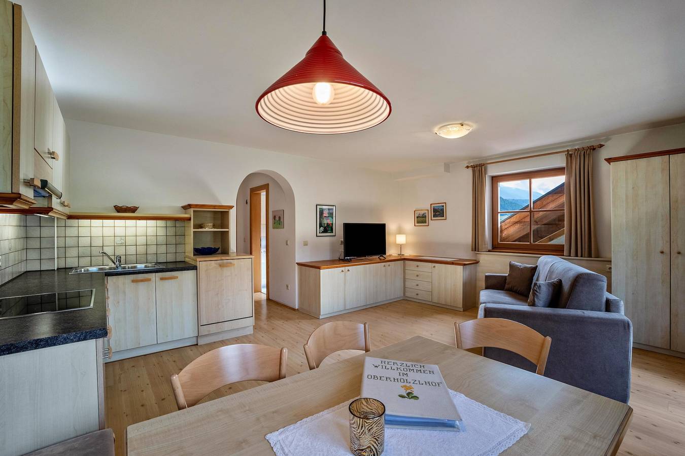Entire apartment, Apartment '1' with Mountain View, Shared Garden and Wi-Fi in Mitterolang - Valdaora di Mezzo, Olang