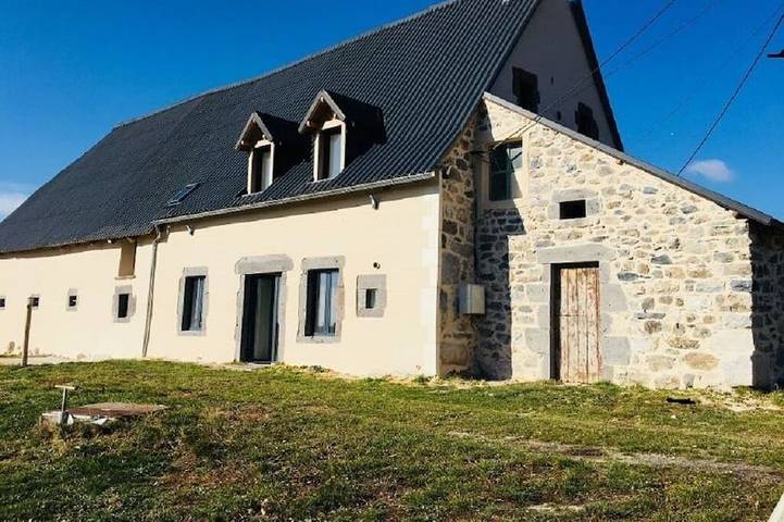Location de vacances pour 8 personnes, avec Terrasse et Jardin à Saint-Donat
