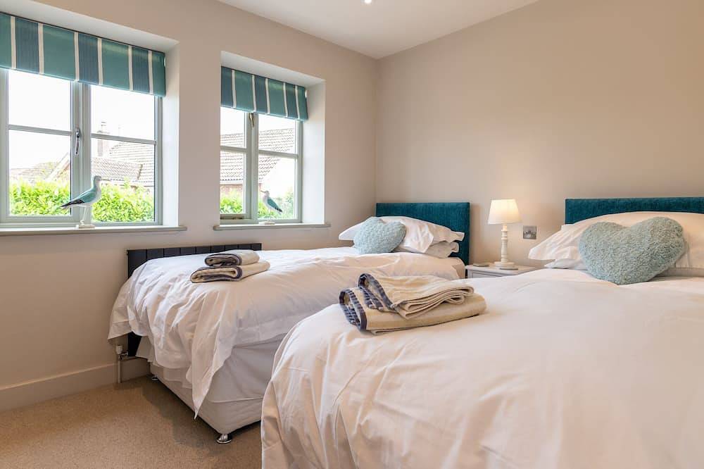 Rosa Cottage, Brancaster, ideal for Weekly or Weekend Breaks, Mon or Fri arrival in Brancaster, Norfolk Coast