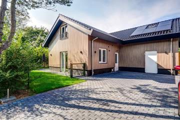 Ferienhaus für 4 Personen, mit Balkon/Terrasse und Terrasse in Julianadorp