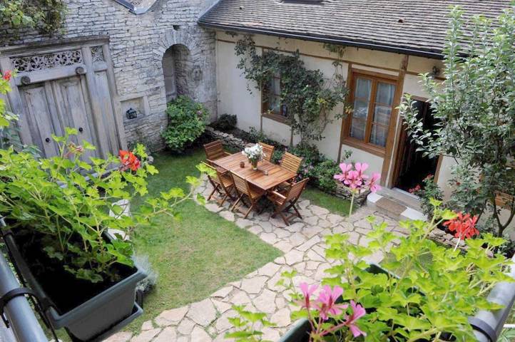 B&b voor 2 personen, met Terras en Tuin in Beaune