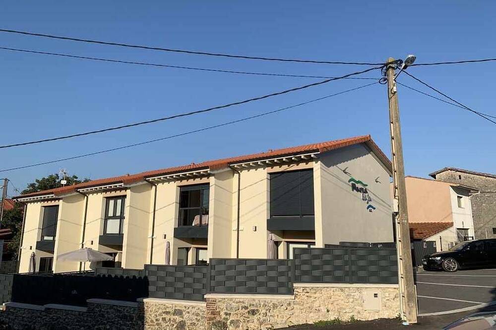 Apartamento entero, Adosado-Duplex Marea Baja 2 zona de playa y montañ in Poo de Llanes, Llanes