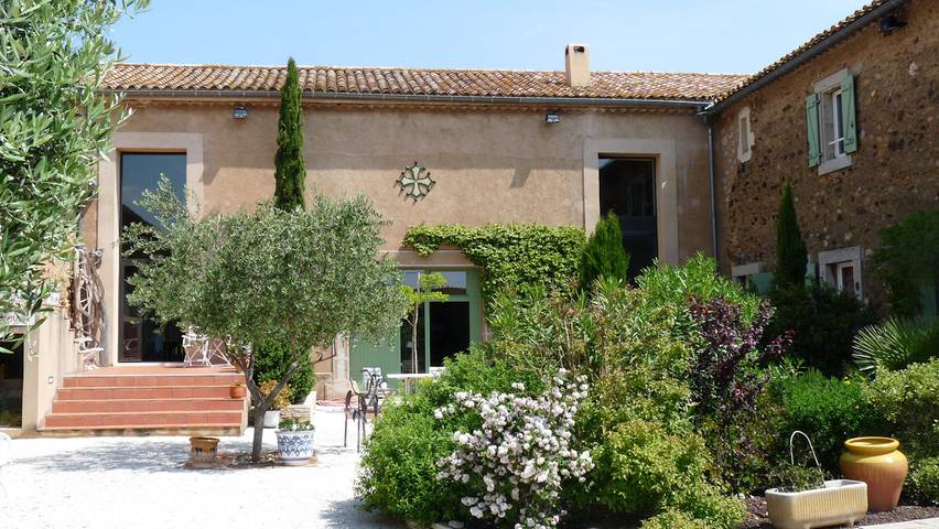 Chambre d’hôte pour 3 personnes, avec jardin et piscine dans l' Aude - 2