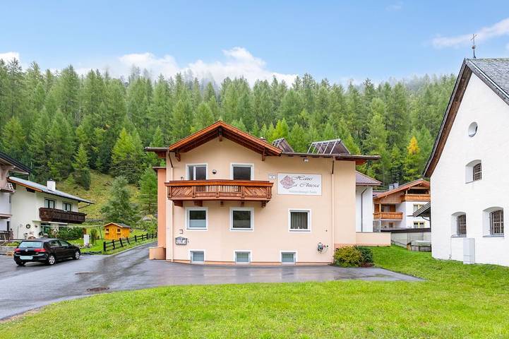 Ferienwohnung für 4 Personen, mit Balkon und Sauna in Obergurgl