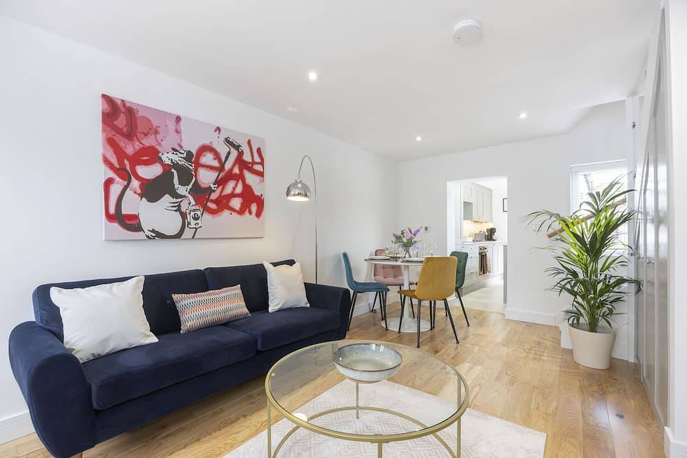Stylish-Maison-Salle de bain privée-Vue sur Rue in Cheltenham, Gloucestershire