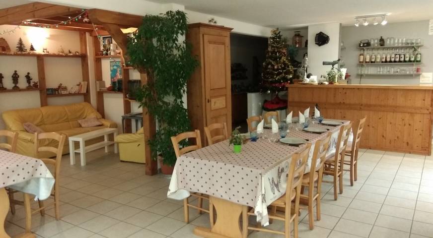 Gîte pour 35 personnes, avec jardin dans le Doubs - 3