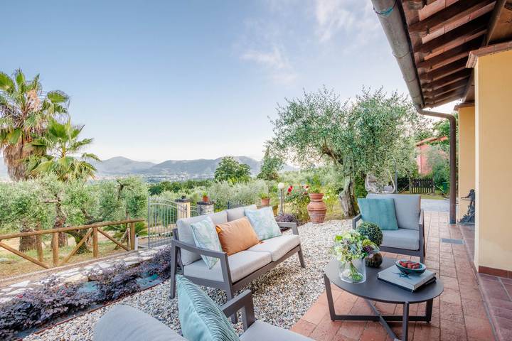 Villa for 6 people, with Terrace and Yard in Lucca