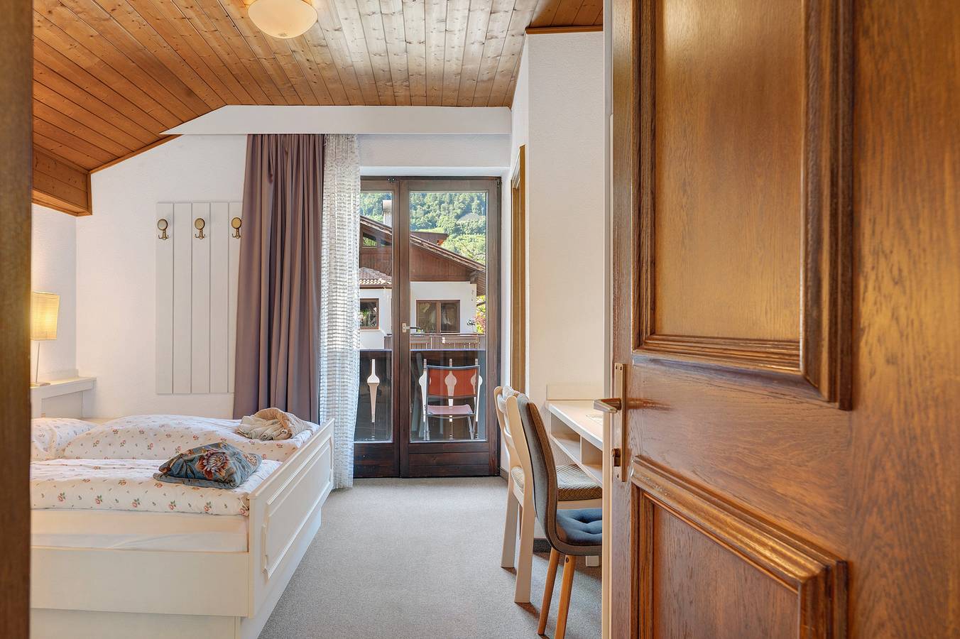Biobauernhof Toellerhof 'Zimmer 6' mit Bergblick, Gemeinschaftspool und Wi-Fi in Algund, Texelgruppe