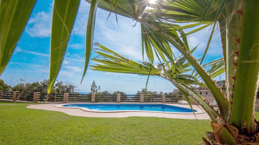 Villa voor 9 personen, with zwembad and tuin as well as uitzicht in El Campello