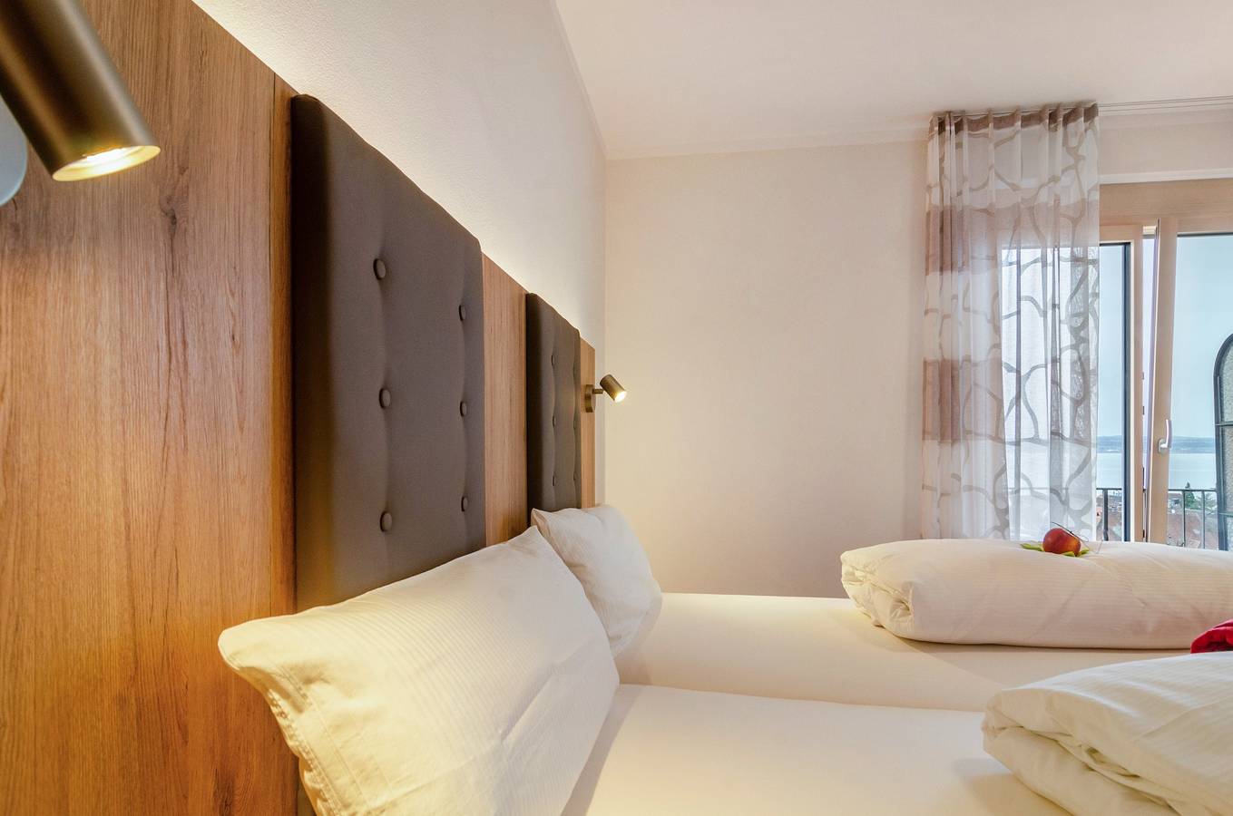 Haus Eva Hagnau am Bodensee - Doppelzimmer mit Balkon & Seeblick in Hagnau am Bodensee, Region Bodensee-Oberschwaben