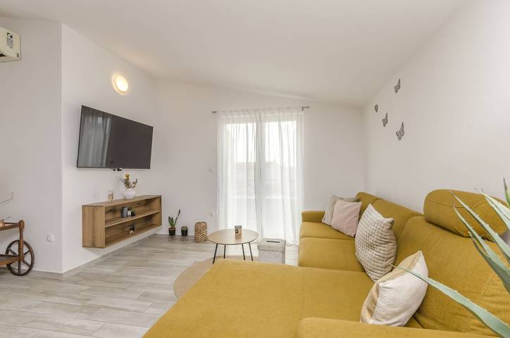 Ferienwohnung für 6 Personen, mit Balkon und Terrasse sowie Garten in Vodice - 4