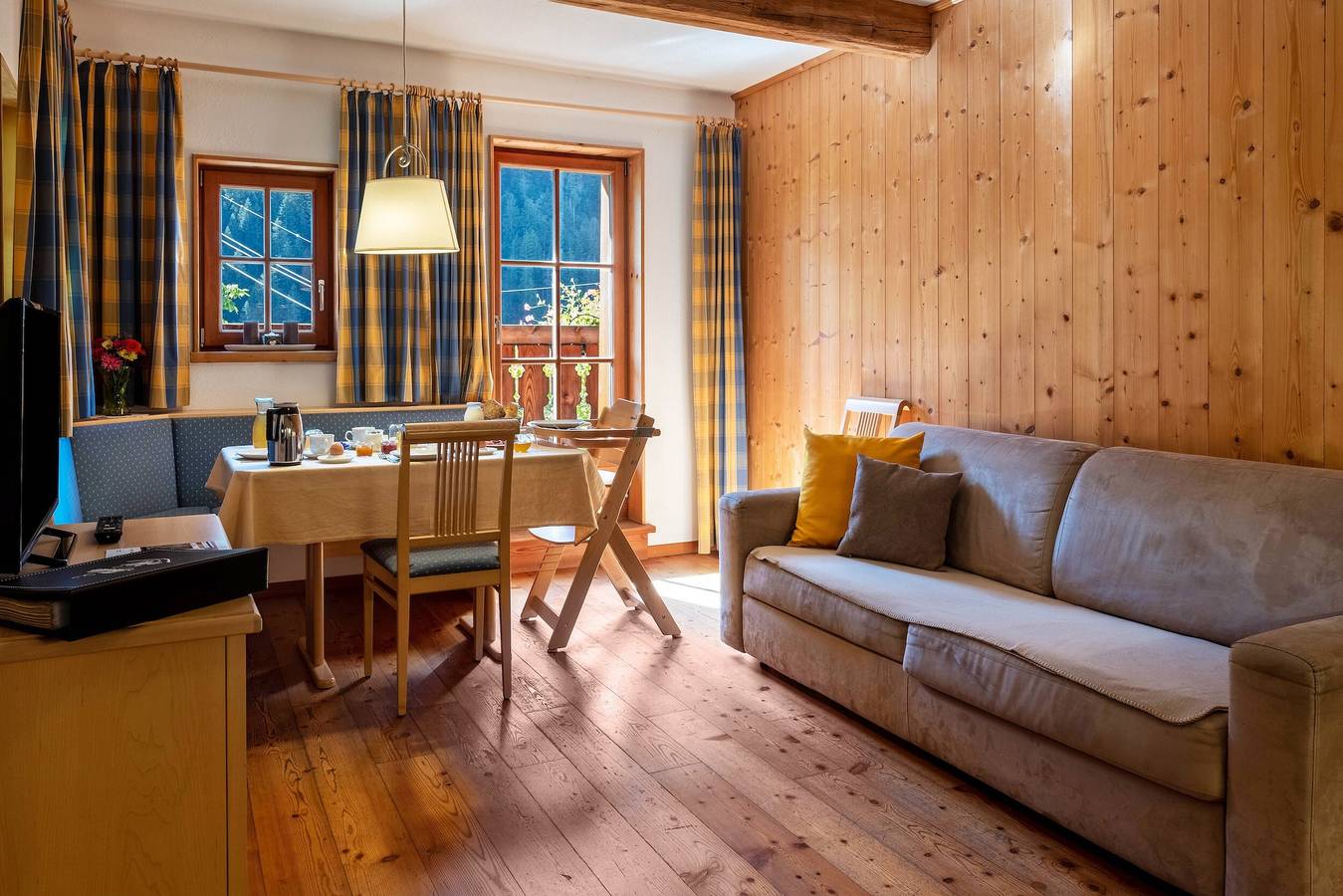 Ganze Wohnung, Ferienwohnung "Linde - Fiechterhof" mit Offener Gemeinschaftsterrasse, Gemeinschaftsgarten und Wlan in Sarntal, Sarntaler Alpen