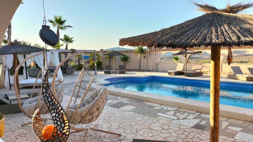 Chalet para 2 personas, con terraza y sauna además de piscina y jardín en Comunidad Valenciana