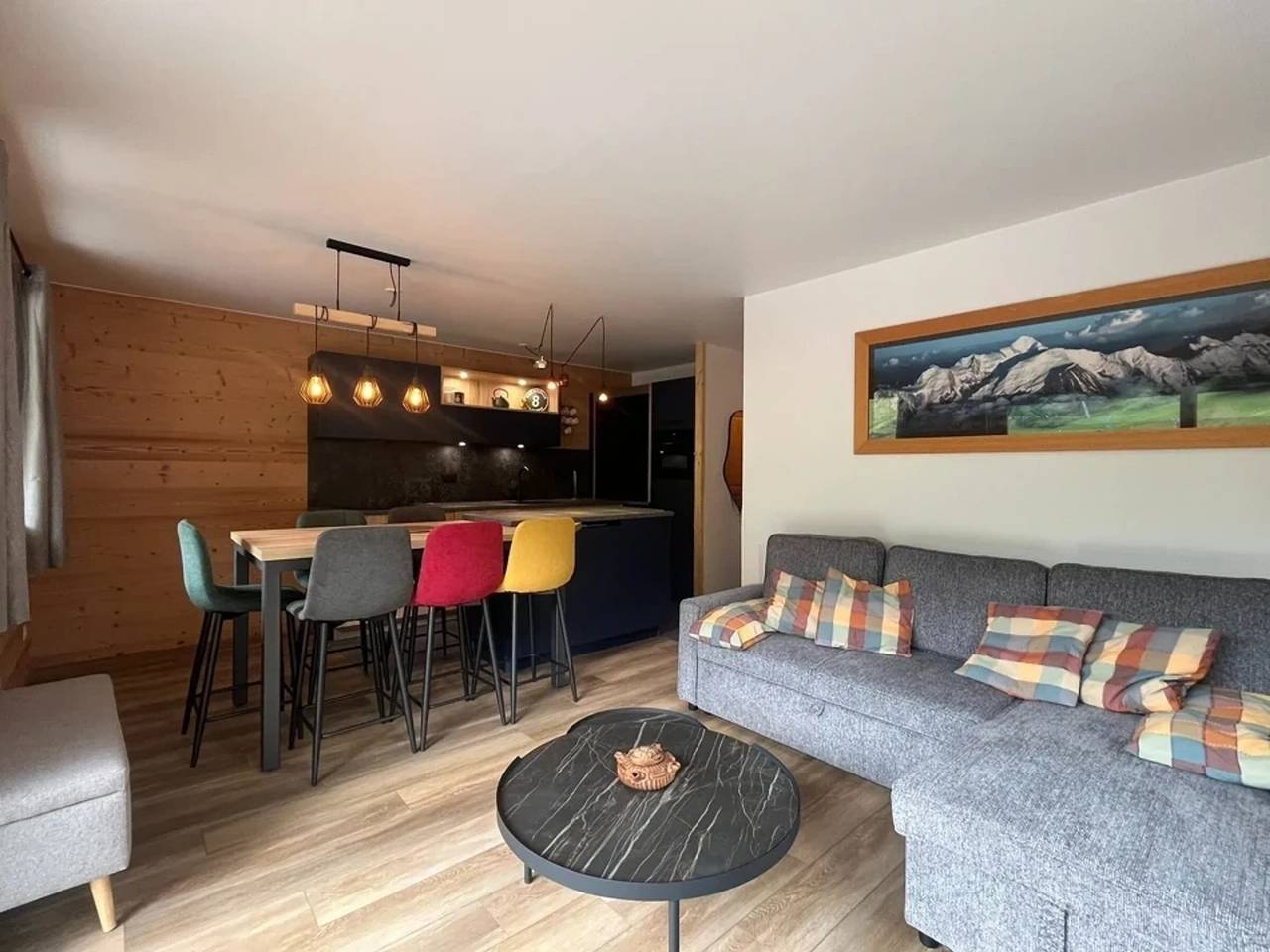 Entire apartment, Family apartment near slopes, pets allowed in La Clusaz, Annecy region