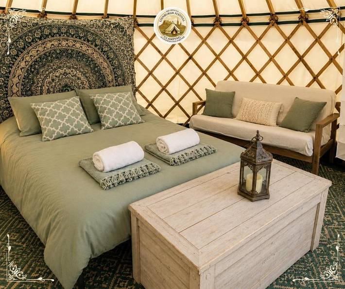 Glamping for 4 people in Edinburgh