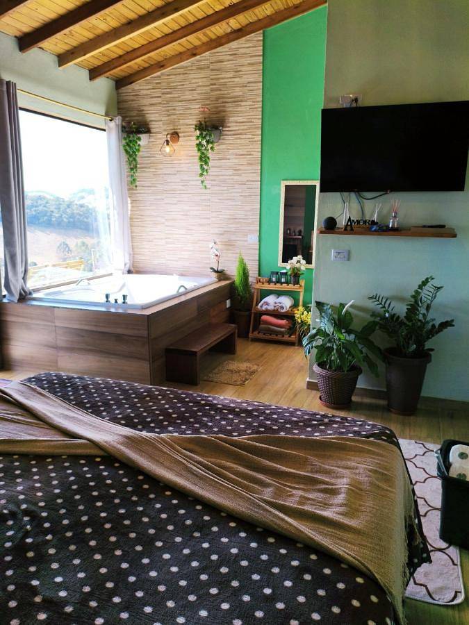 Casas e apartamentos de temporada para 2 pessoas, com vista e jardim em Paraisópolis