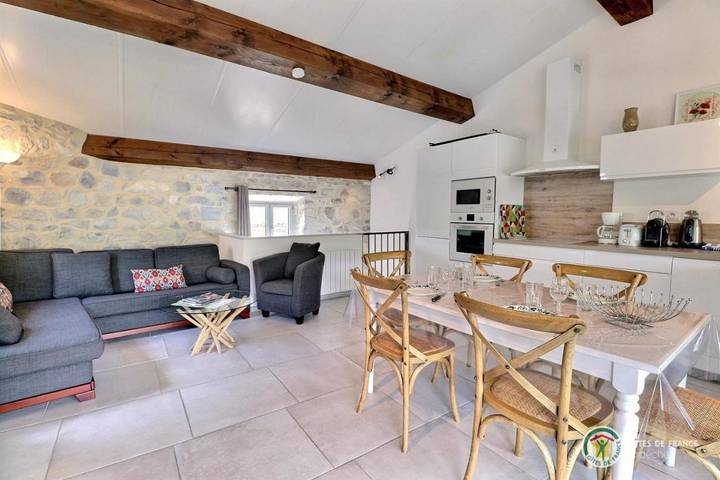 Location de vacances pour 4 personnes, avec vue ainsi que terrasse et piscine à Saint-Maurice-d'Ibie - 4