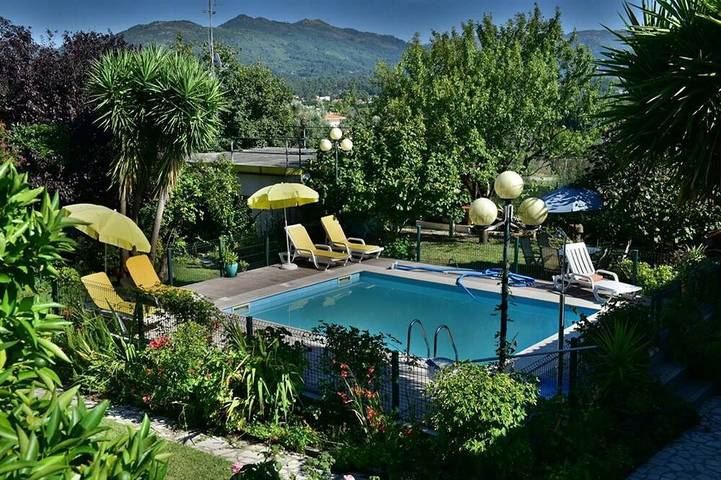 Gîte pour 7 personnes, avec Balcon ainsi que Jacuzzi et Jardin dans Lanheses