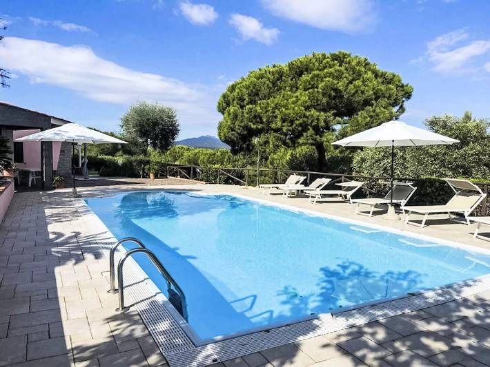 Villa mit pool für 8 Personen, mit Pool und Garten auf Elba