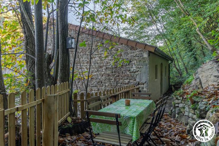 Gîte pour 6 personnes, avec Terrasse ainsi que Jardin et Vue