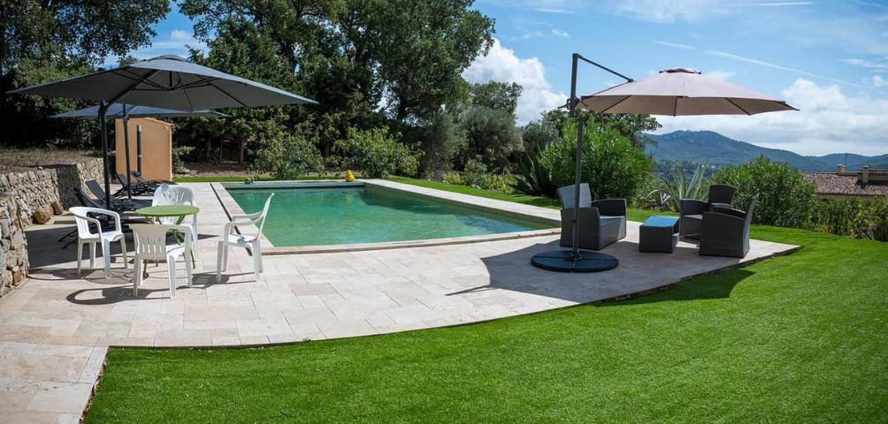 Villa pour 6 personnes, avec terrasse ainsi que vue et piscine, animaux acceptés à Le Castellet - 2
