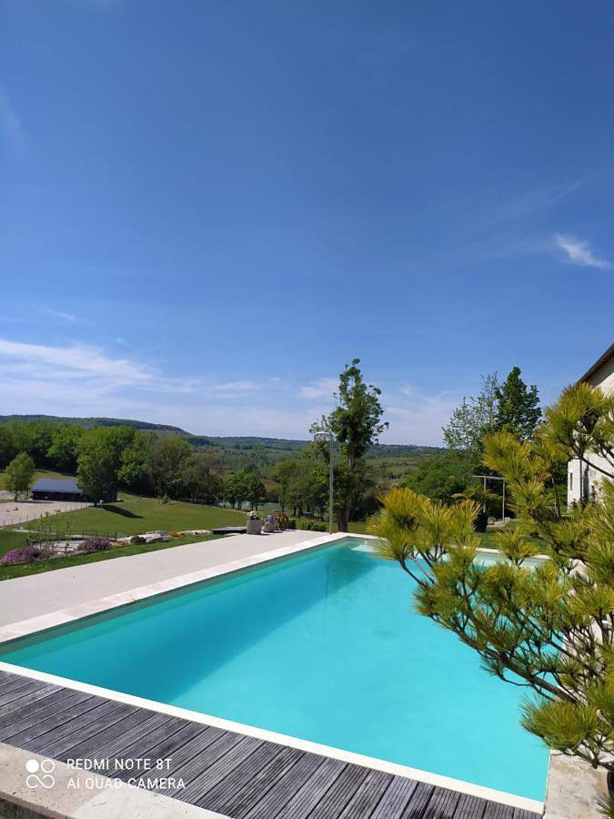 Location de vacances pour 2 personnes, avec piscine et jardin ainsi que vue et vue sur le lac, animaux acceptés à Le Boulvé - 4